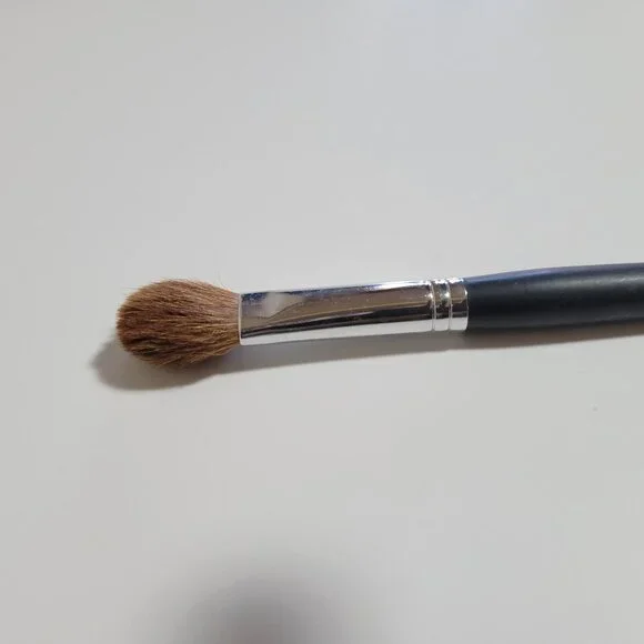 Bare Escentuals Eye Shadow Brush Makeup Face - Picture 2 of 6